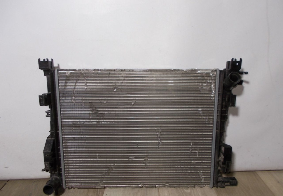 Радиатор охлаждения бу Renault Logan 2 OEM 214106179R