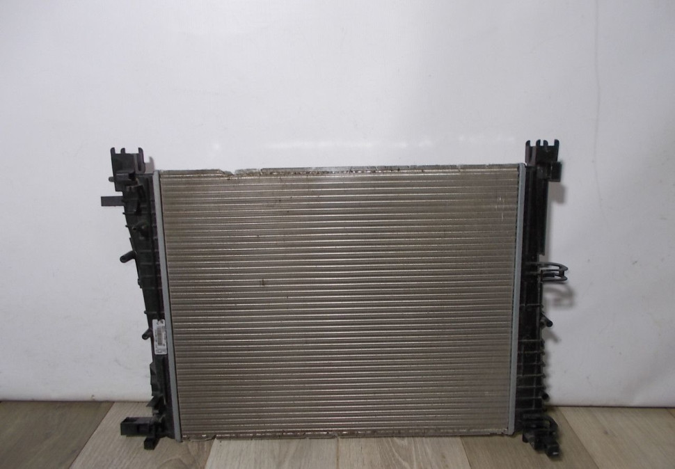 Радиатор охлаждения бу Renault Logan 2 OEM 214106179R
