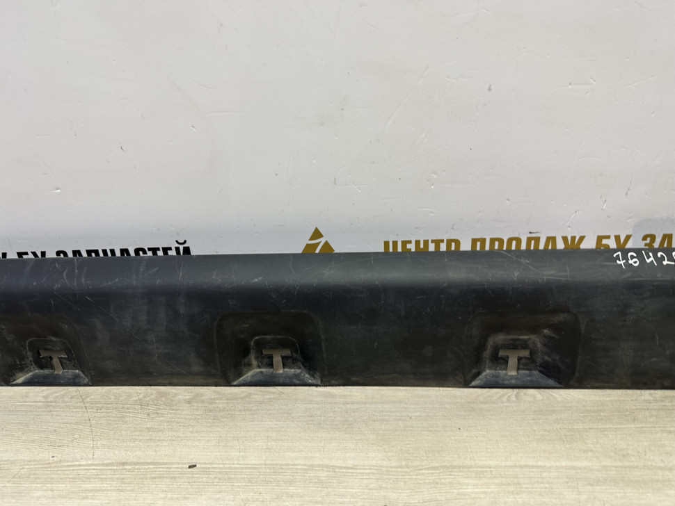 Порог правый бу Renault Sandero Stepway OEM 764266165R Порог правый бу Renault Sandero Stepway OEM 764266165R