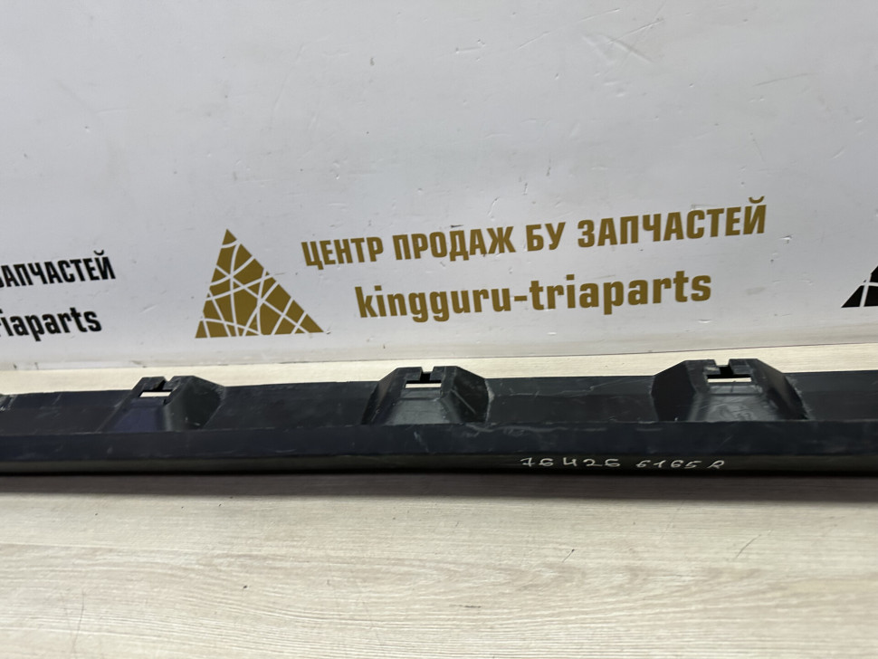 Порог правый бу Renault Sandero Stepway OEM 764266165R Порог правый бу Renault Sandero Stepway OEM 764266165R