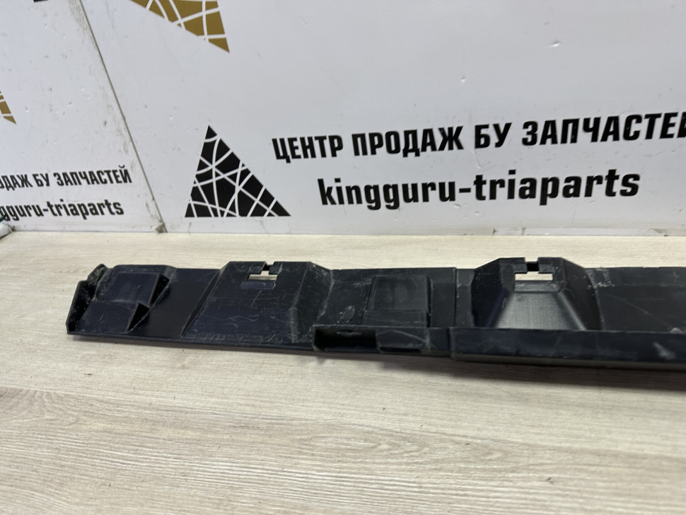 Порог правый бу Renault Sandero Stepway OEM 764266165R Порог правый бу Renault Sandero Stepway OEM 764266165R