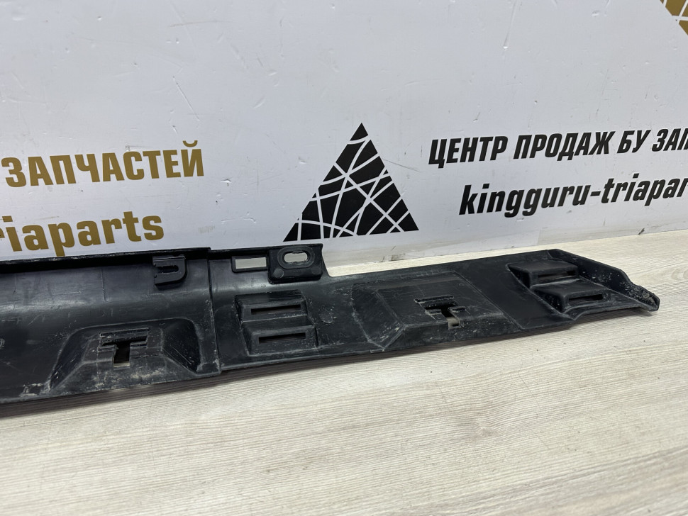 Порог правый бу Renault Sandero Stepway OEM 764266165R Порог правый бу Renault Sandero Stepway OEM 764266165R