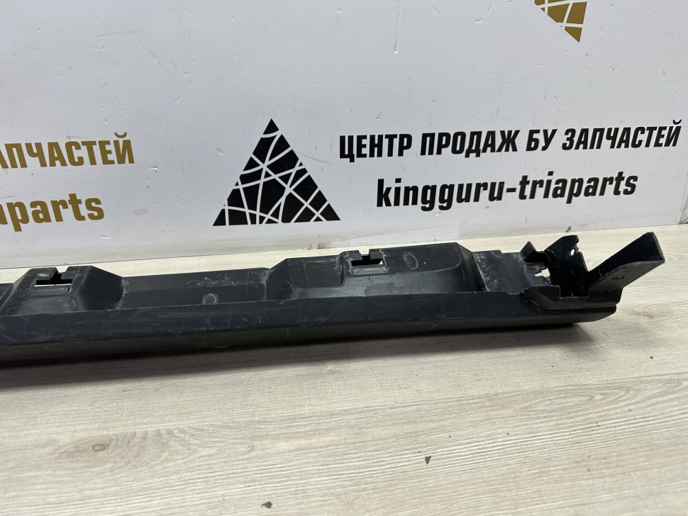 Порог правый бу Renault Sandero Stepway OEM 764266165R Порог правый бу Renault Sandero Stepway OEM 764266165R