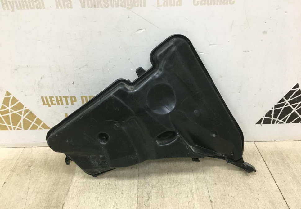 Бачок омывателя BMW 5 G30 OEM 8071453 Бачок омывателя BMW 5 G30 OEM 8071453