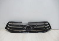 Решетка радиатора Lada Vesta oem 8450008666 (мал.трещины ,слом.мал.часть) (скл-3)