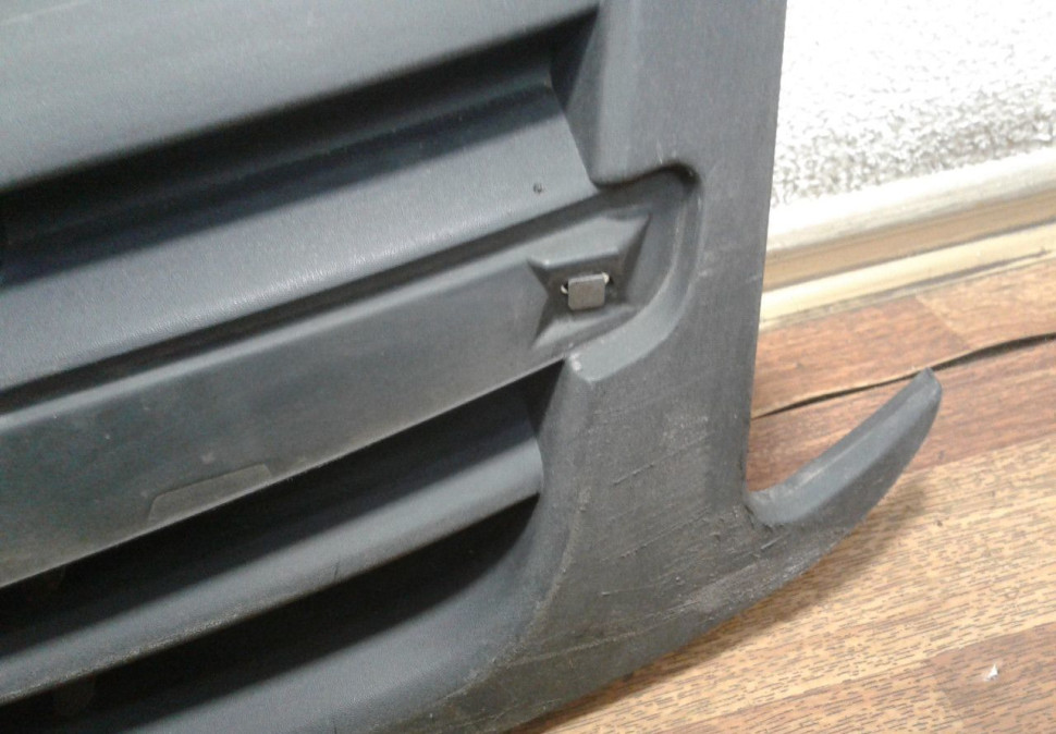 Решетка радиатора Lada Granta (потертость) oem 21902803056 (скл-3) Решетка радиатора Lada Granta (потертость) oem 21902803056 (скл-3)