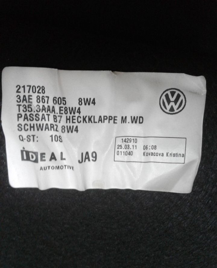 Обивка крышки багажника Volkswagen Passat B7 седан oem 3AE867605 Обивка крышки багажника Volkswagen Passat B7 седан oem 3AE867605