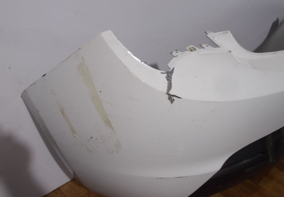 Бампер задний бу Opel Astra J3 OEM 13266075
