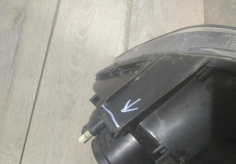 Фара правая бу Renault Duster рестайлинг OEM 260107307R
