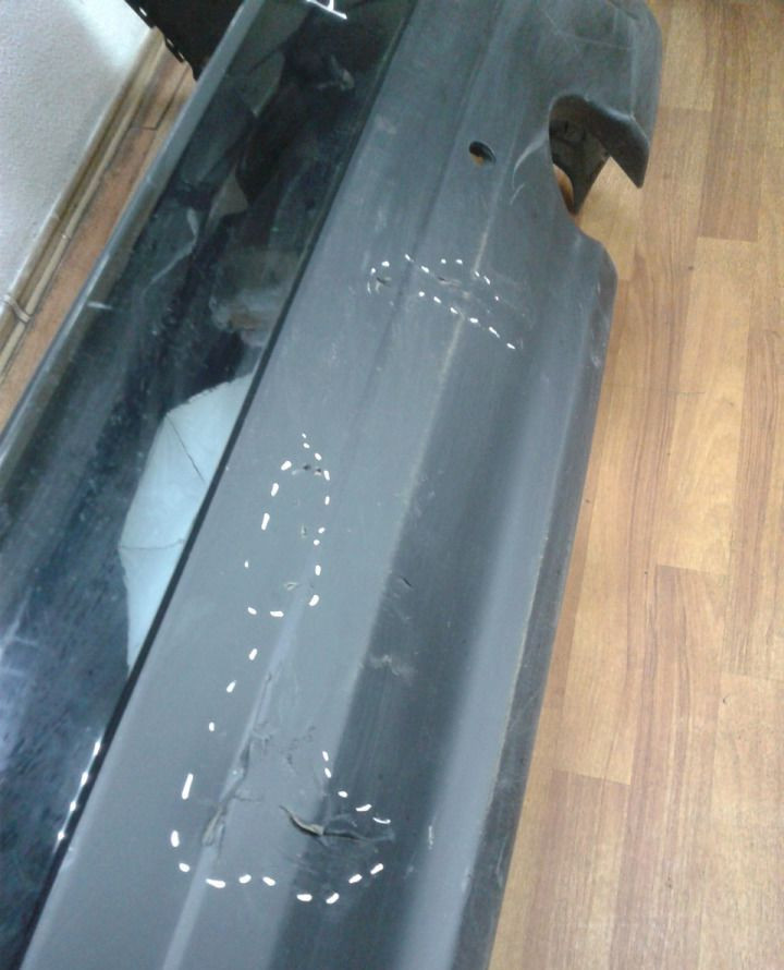 Бампер задний с юбкой Jaguar F-Pace oem hk83170781aaw (потертости)
