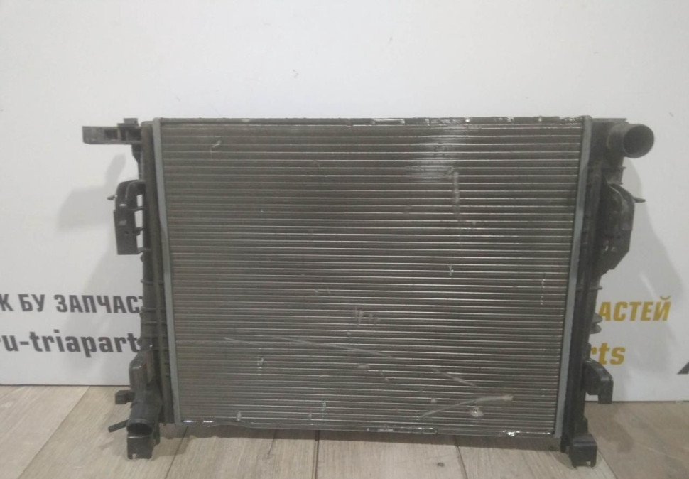 Радиатор охлаждения бу Renault Logan 2 OEM 214106179R