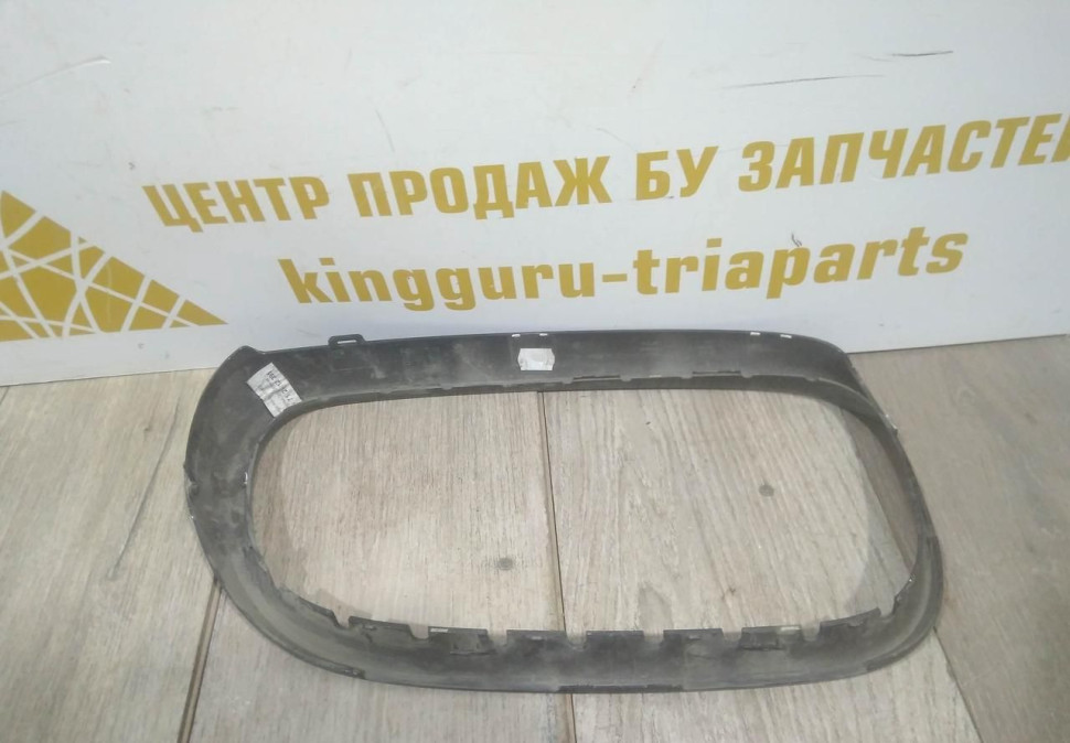 Молдинг решетки радиатора левая бу BMW 7 G11 OEM 51137357011