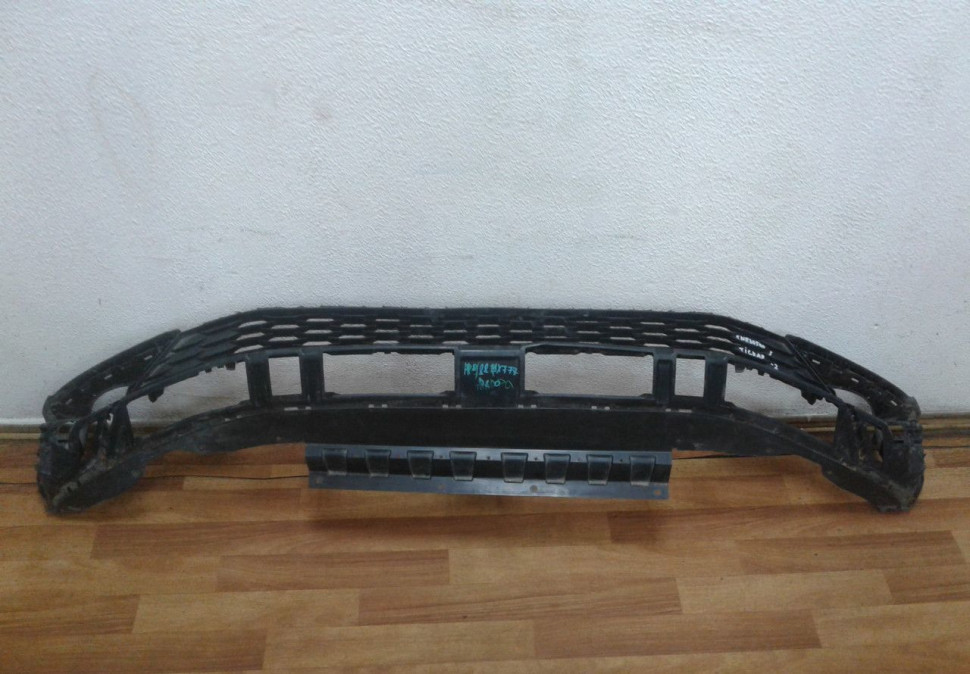 Спойлер переднего бампера Volkswagen Tiguan 2 oem 5nr805903 (слом.часть)