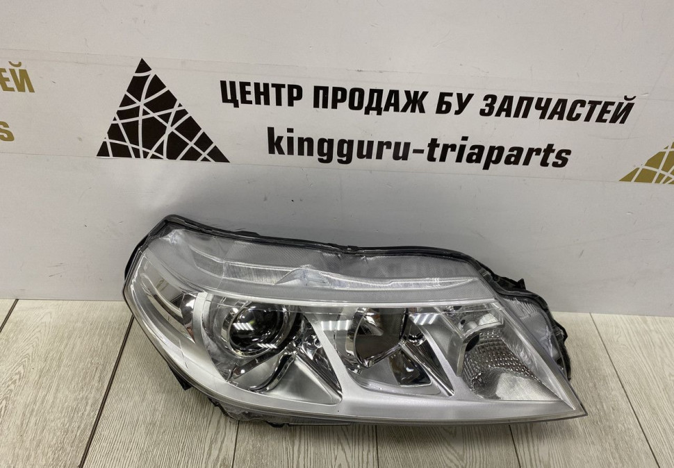 Фара галоген правая Suzuki Vitara 2 OEM 3512054P00