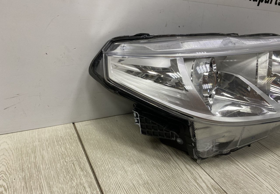 Фара галоген правая Suzuki Vitara 2 OEM 3512054P00 Фара галоген правая Suzuki Vitara 2 OEM 3512054P00