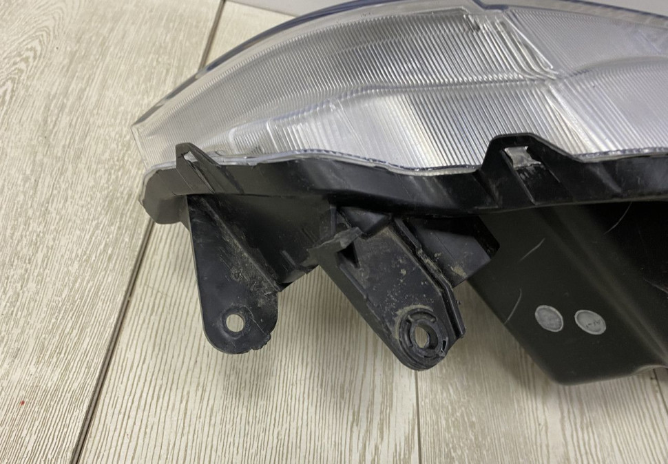 Фара галоген правая Suzuki Vitara 2 OEM 3512054P00 Фара галоген правая Suzuki Vitara 2 OEM 3512054P00