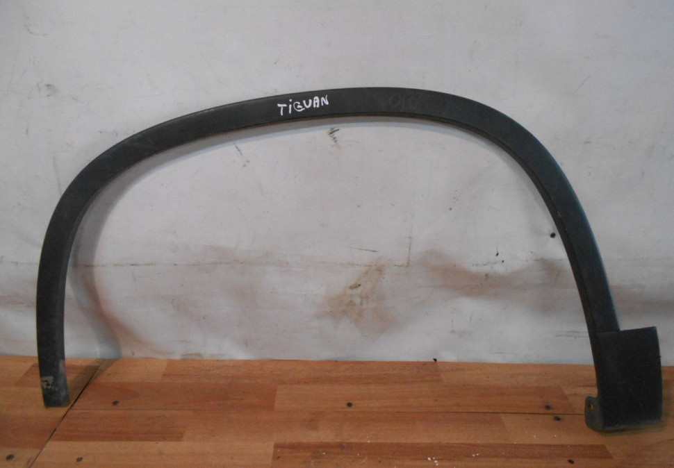 Расширитель крыла пер. лев. Volkswagen Tiguan
