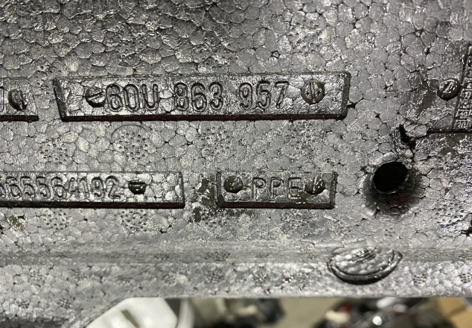 Ящик для инструментов в багажник Skoda Rapid oem 60u863957 Ящик для инструментов в багажник Skoda Rapid oem 60u863957