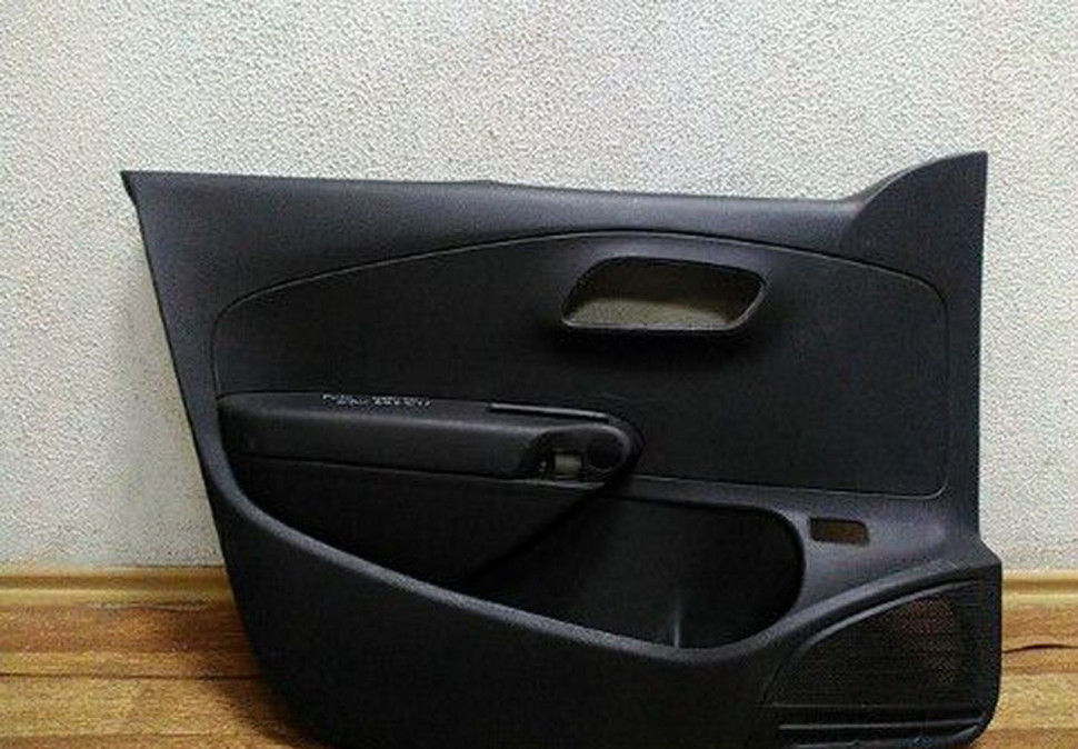 Обшивка двери передняя левая Volkswagen Polo oem 6ru867011 (Скл-3)
