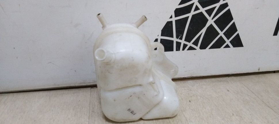 Расширительный бачок Chevrolet Lanos oem 96182279 (скл-3) Расширительный бачок Chevrolet Lanos oem 96182279 (скл-3)