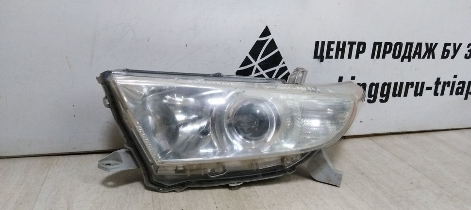 Фара левая Toyota Highlander 2 oem 8117048A30