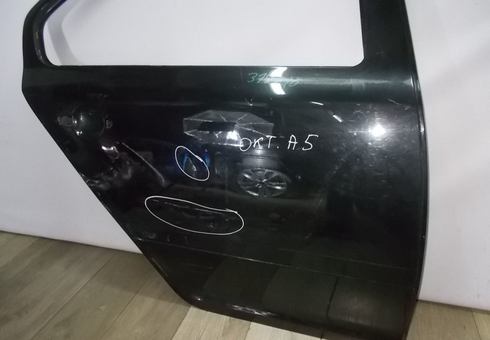 Дверь задняя правая бу Skoda Octavia A5 OEM 1Z5833052