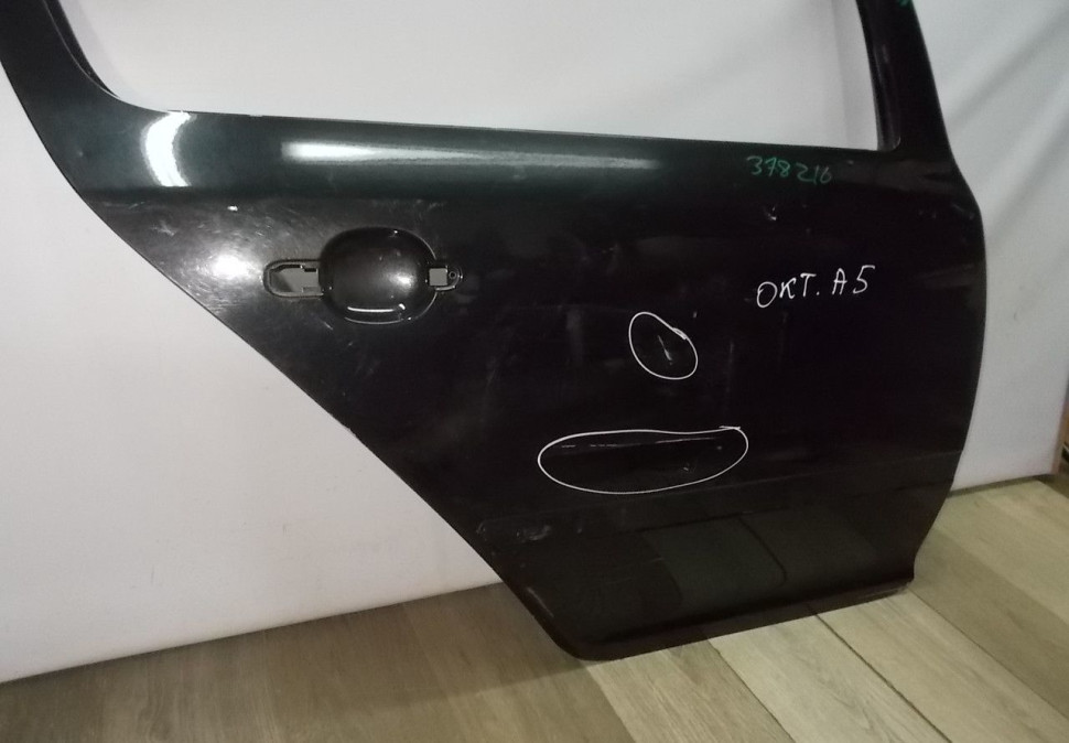 Дверь задняя правая бу Skoda Octavia A5 OEM 1Z5833052