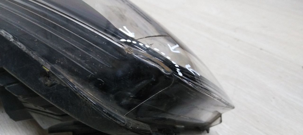 Фара левая Kia Picanto 2 дорестайлинг 2011-2015 oem 921011Y000 Фара левая Kia Picanto 2 дорестайлинг 2011-2015 oem 921011Y000