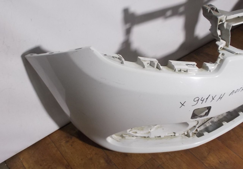 Бампер передний бу Renault Logan 2 OEM 620228143R (скл-5) Бампер передний бу Renault Logan 2 OEM 620228143R (скл-5)