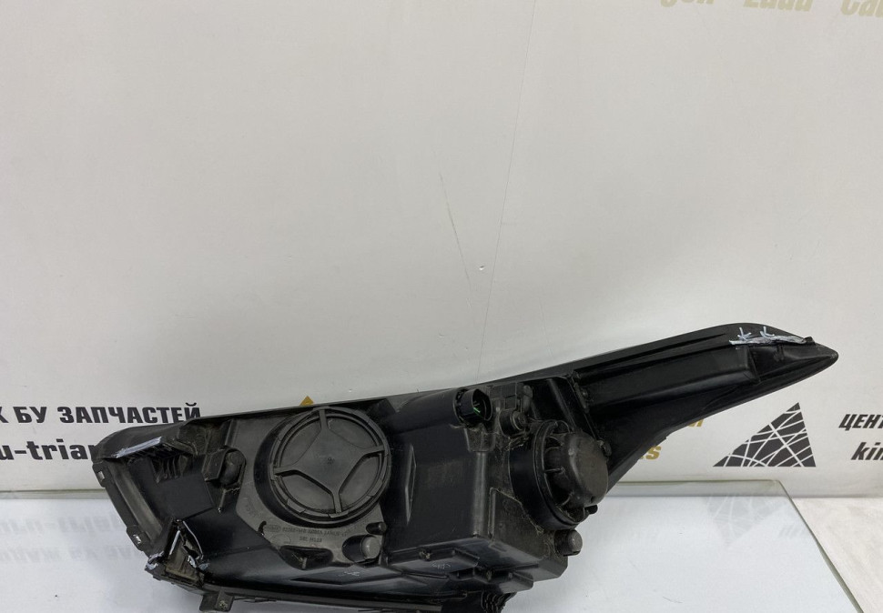 Фара правая диодная Hyundai Creta 2016 OEM 92102M0100