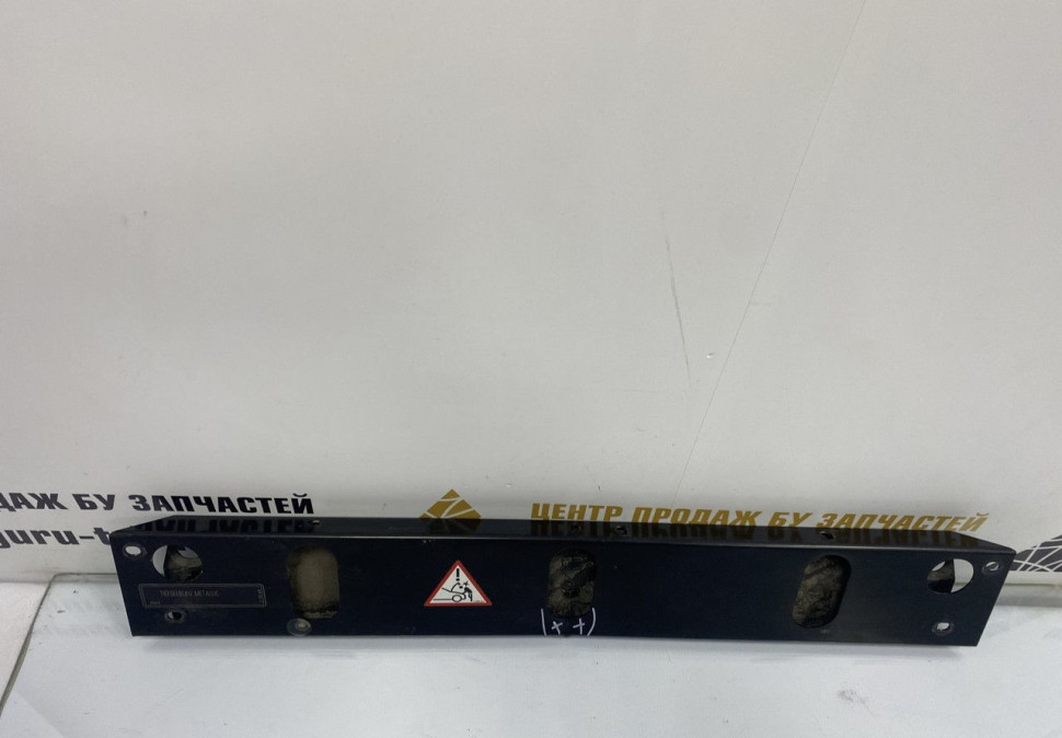 Распорка передней панели BMW X3 F25 OEM 51647210501