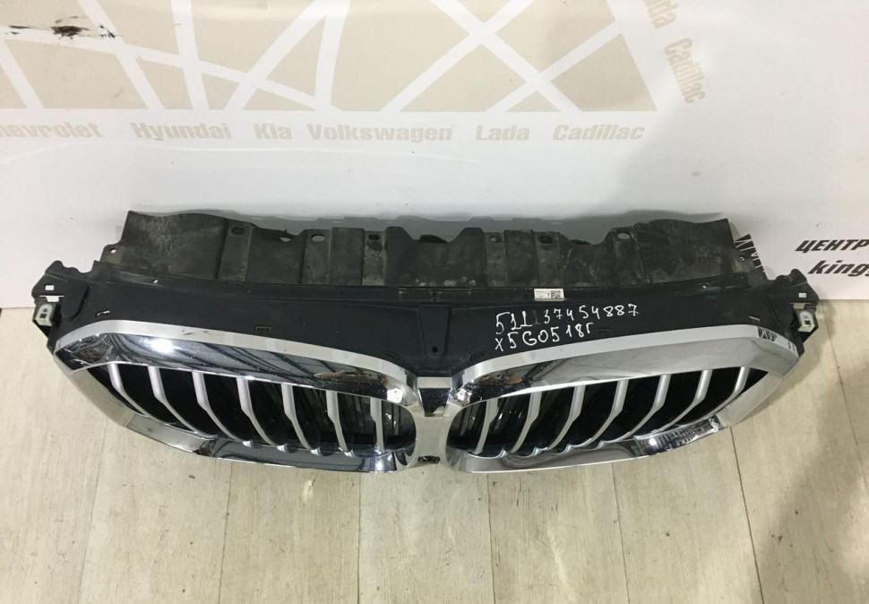 Решетка радиатора с жалюзами BMW X5 G05 OEM 51137454887