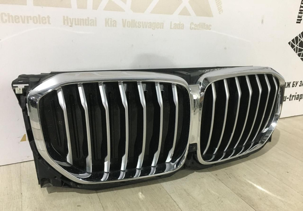 Решетка радиатора с жалюзами BMW X5 G05 OEM 51137454887