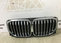 Решетка радиатора с жалюзами BMW X5 G05 OEM 51137454887