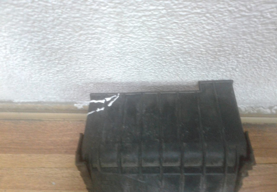 Крышка блока предохранителей Volkswagen Passat B6 oem 1k0937132f (мал трещ)