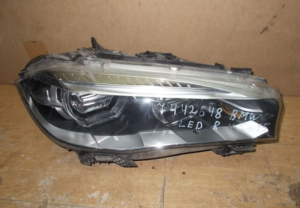 Фара ЛЭД (LED) правая бу BMW X5 F15 OEM 7442648