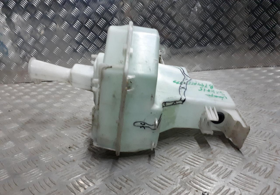 Бачок омывателя Hyundai Solaris 2 oem 98610h5000 (скл-3)