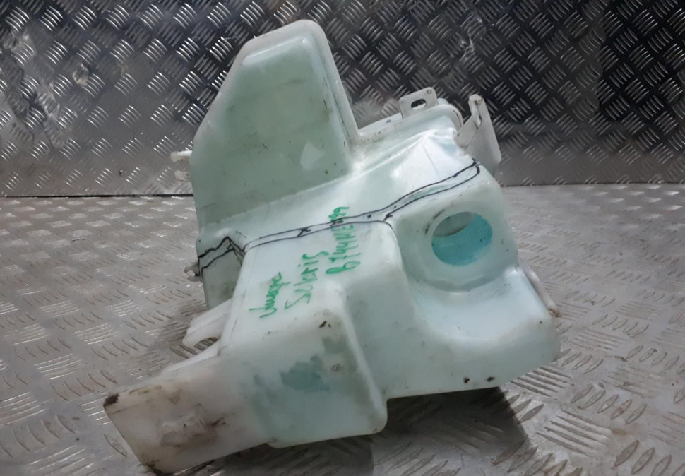 Бачок омывателя Hyundai Solaris 2 oem 98610h5000 (скл-3)