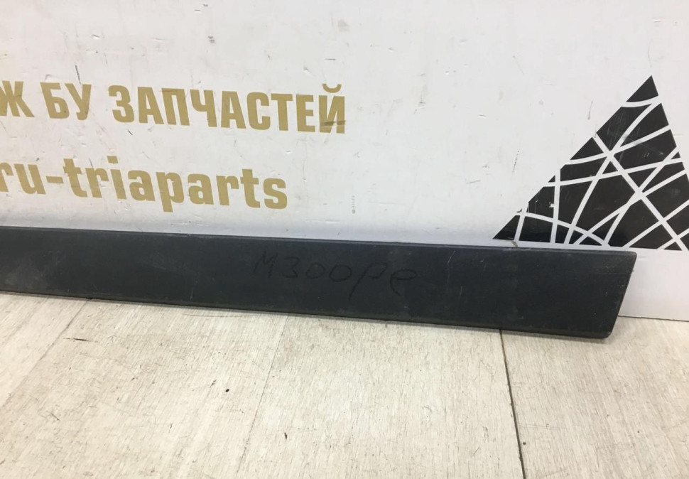 Молдинг двери передний правый Kia Rio 4 X-Line 2017 oem 87714H0500 Молдинг двери передний правый Kia Rio 4 X-Line 2017 oem 87714H0500