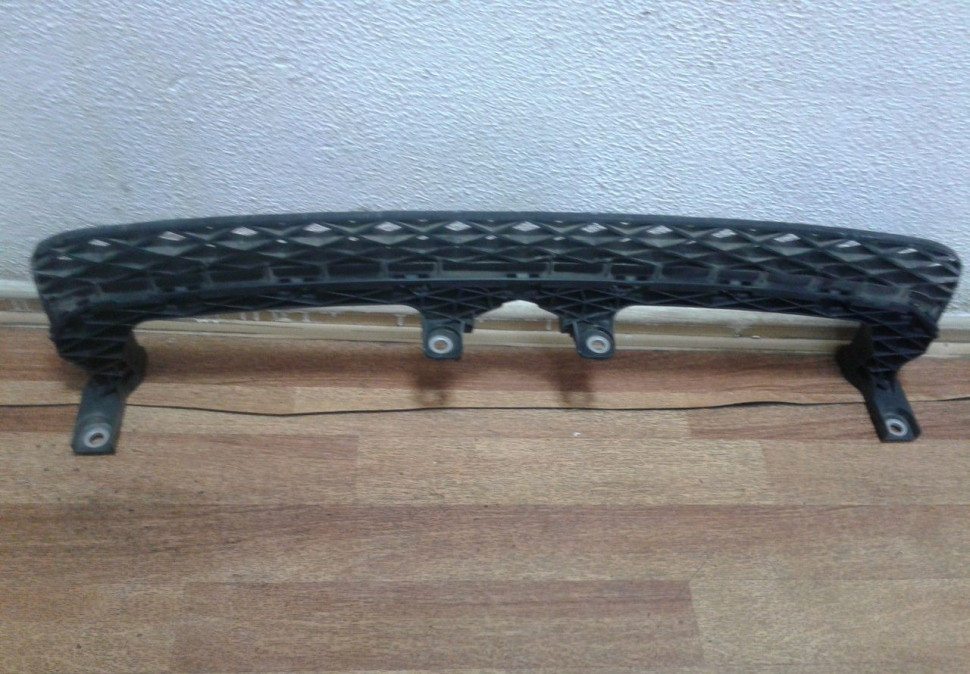 Усилитель переднего бампера нижний Volkswagen Passat B7 (11-15) oem 3aa807571