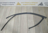 Уплотнитель стекла двери передний правый бу Skoda Octavia A7 OEM 5E0837431