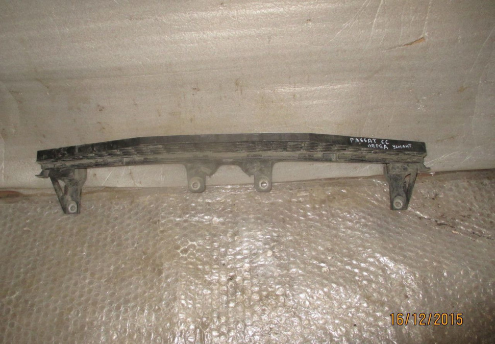 Усилитель переднего бампера нижний Volkswagen Passat CC