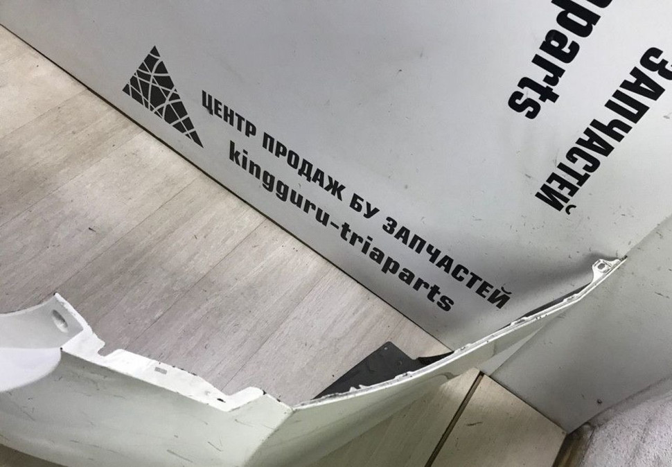 Бампер задний Toyota Corolla E180 oem 5215902A20 (скл-3) Бампер задний Toyota Corolla E180 oem 5215902A20 (скл-3)