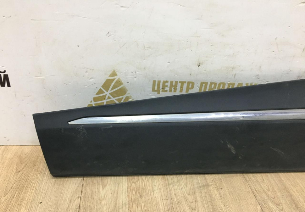 Молдинг двери передний левый Renault Kaptur OEM 808218874R