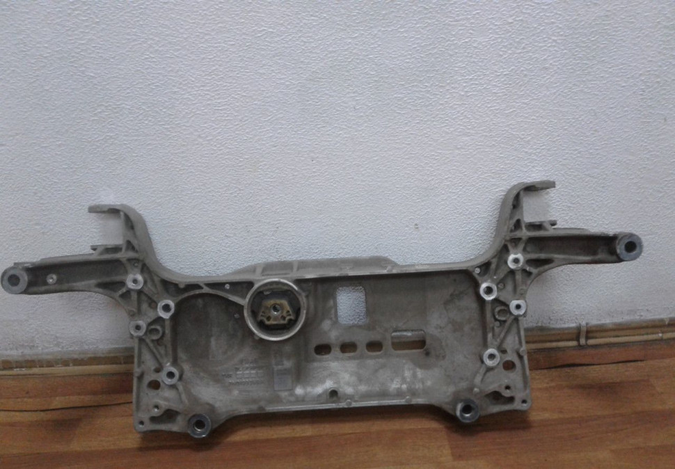 Балка подмоторная ( подрамник ) Volkswagen Passat B7 / CC / Tiguan 7n0199369a (дефект)