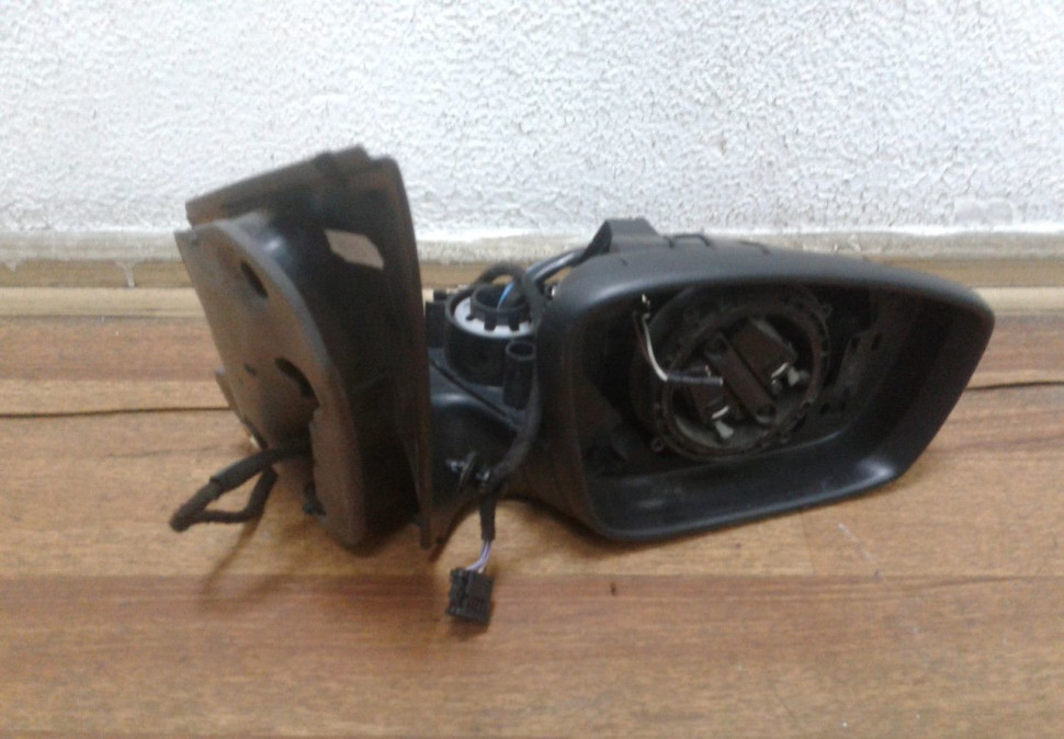 Корпус зеркала правый Volkswagen Polo oem 6RU857502 Корпус зеркала правый Volkswagen Polo oem 6RU857502