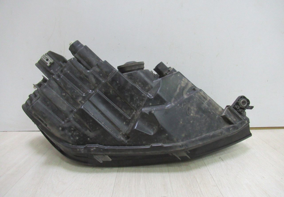 Фара левая (галоген) Volkswagen Caddy 4 oem 2k1941015b (трещина на стекле) (скл-3)