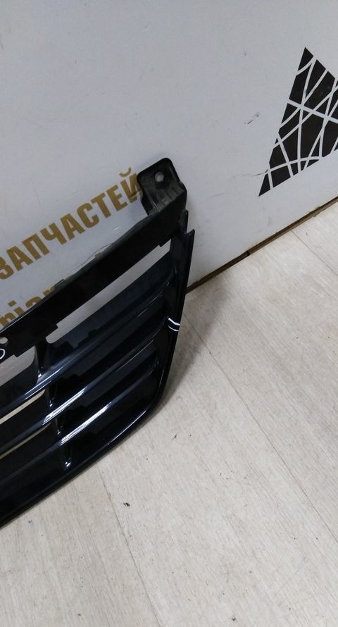Решетка переднего бампера нижняя Hyundai IX35 (10-15) oem 865502Y000