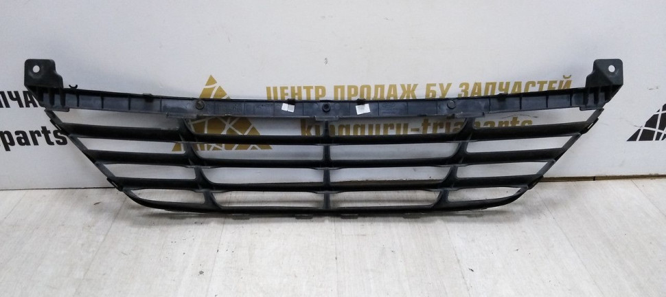 Решетка переднего бампера нижняя Hyundai IX35 (10-15) oem 865502Y000