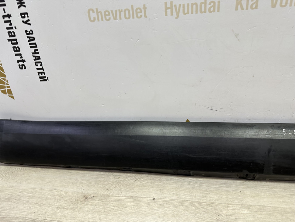 Порог правый бу Skoda Yeti OEM 5L0853856C Порог правый бу Skoda Yeti OEM 5L0853856C